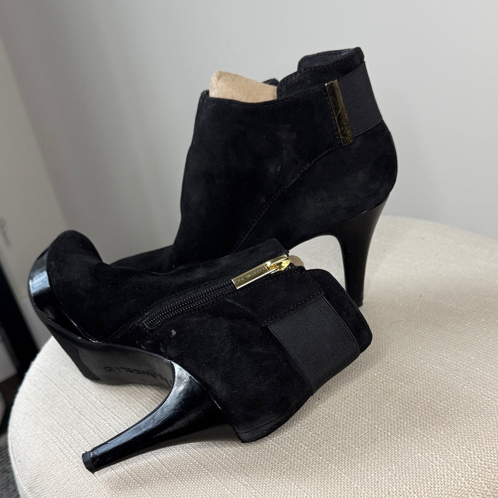 Bandolino Black Suede Ankle Booties . 6.5. 0153
